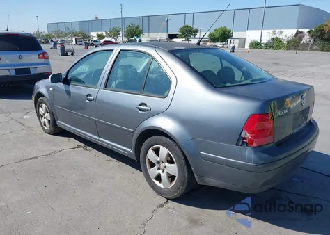 2003 Volkswagen Jetta Gls 2.0L из США, поврежденный, VIN 3VWSK69M33M052099